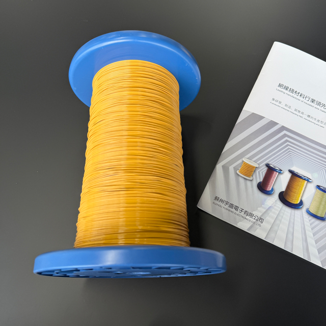 Cable con triple aislamiento de poliéster amarillo para conexiones eléctricas confiables